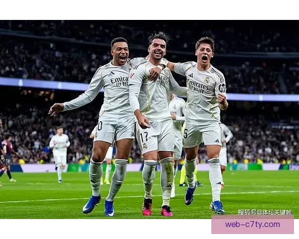皇马剑指双杀再出击西甲九连胜